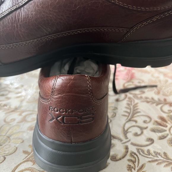 In brand new rock port shoes never worn - Picture 3 of 5